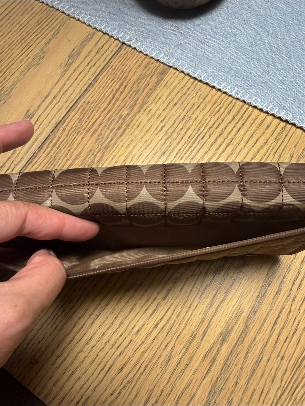 NWOT Lug Tango Quilted Zip Around Travel Wallet. - Picture 5 of 8